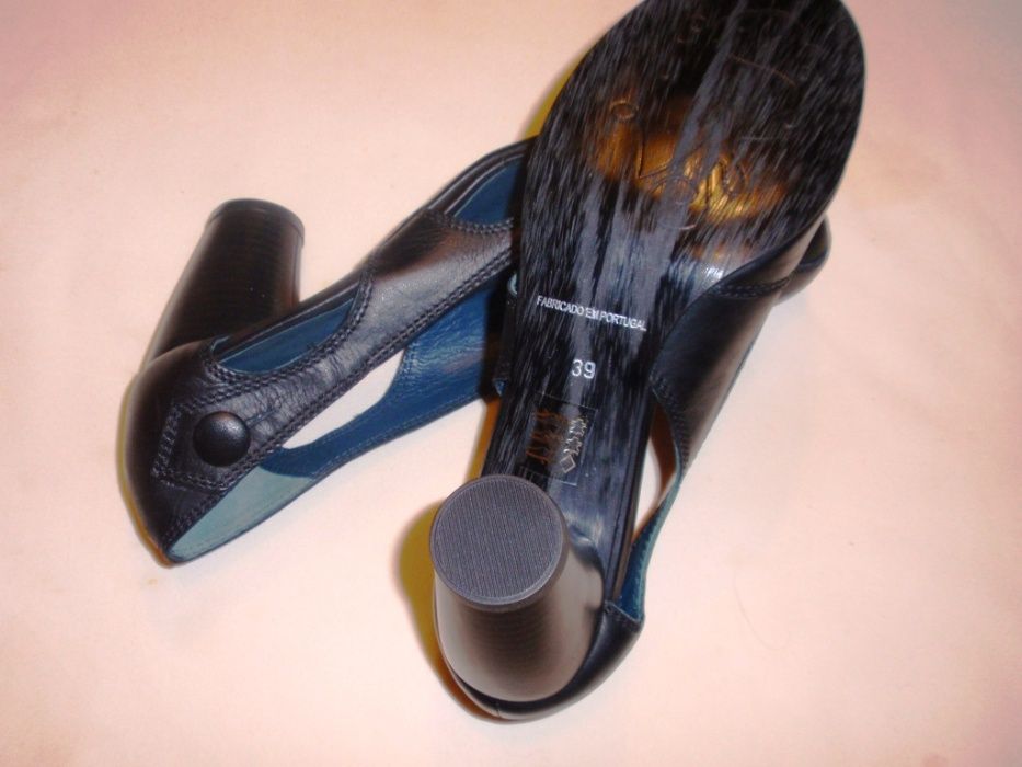 Sapatos pretos para senhora