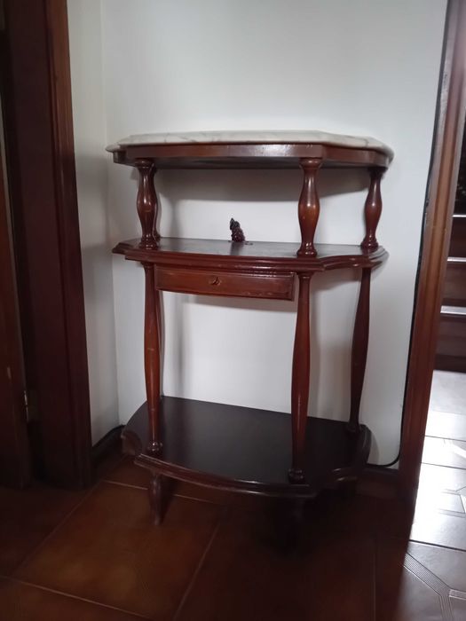 Móvel de entrada  bom estado