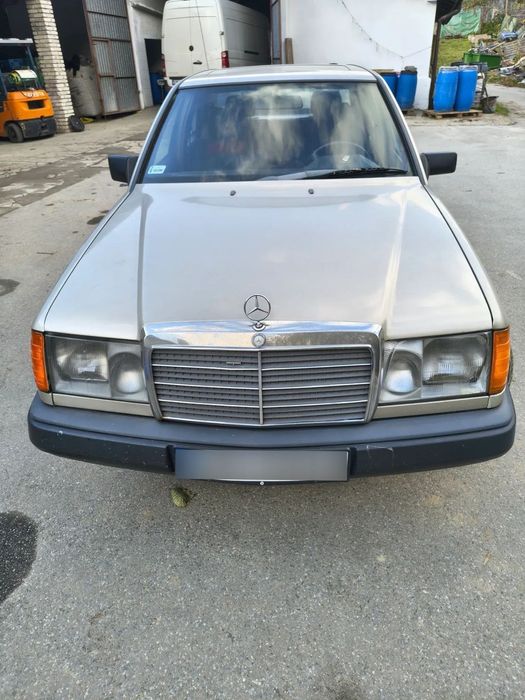 Mercedes-Benz W124