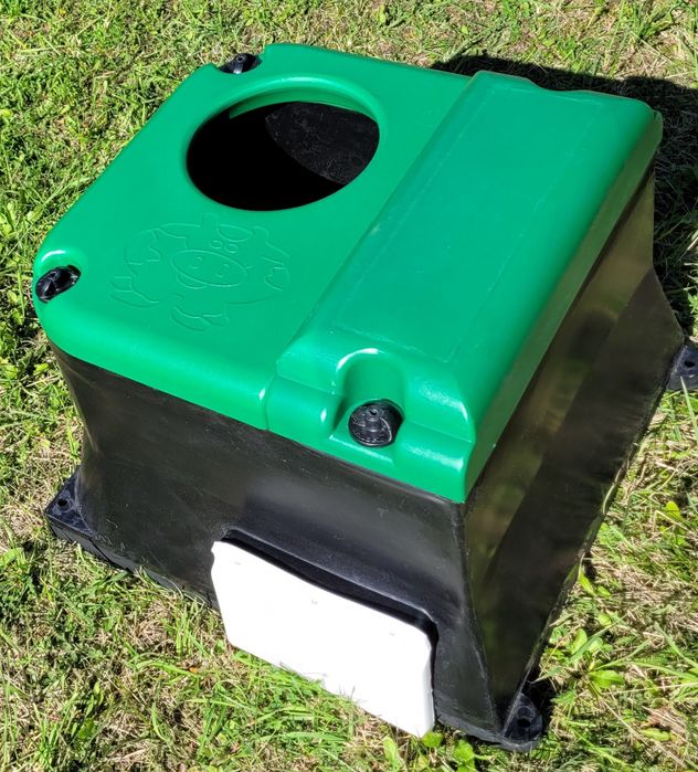 Poidło niezamarzające dla bydła z kulą 60L jednokomorowe