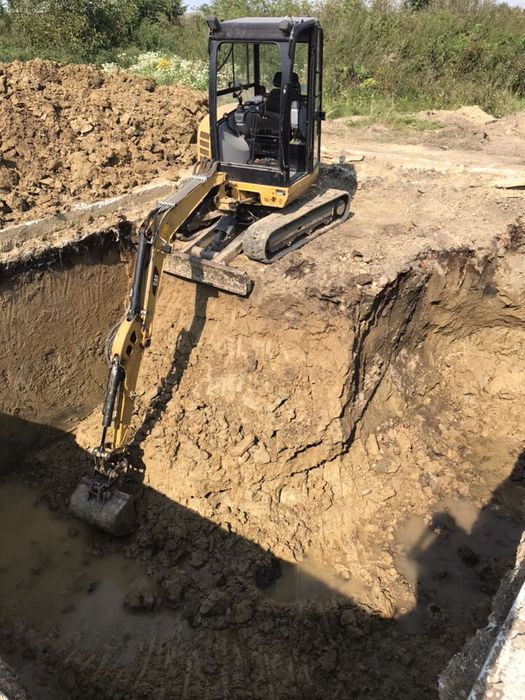 екскаватор міні-екскаватор бобкат гідромолот гідробур бур ямобур