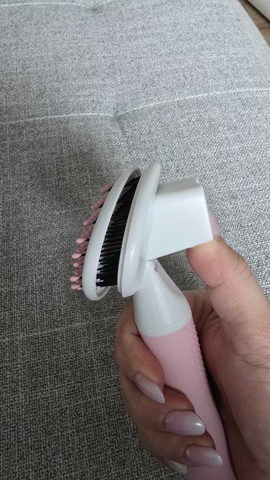 Szczotka do czesania kota psa