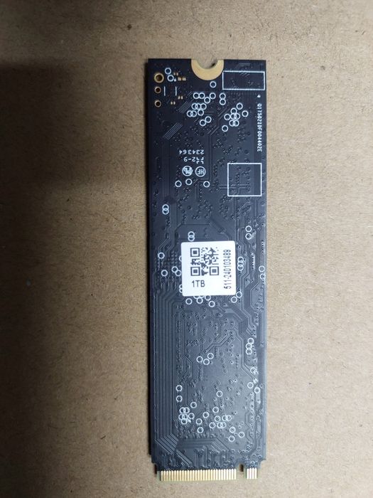 SSD накопичувач GIGABYTE AORUS Gen4 5000E SSD 1 TB (AG450E1024-G)