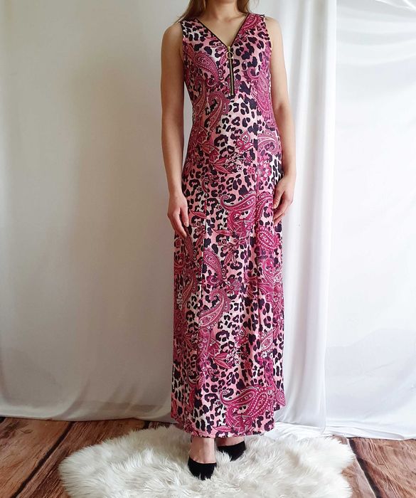 Różowa sukienka maxi we wzory Bonprix 34