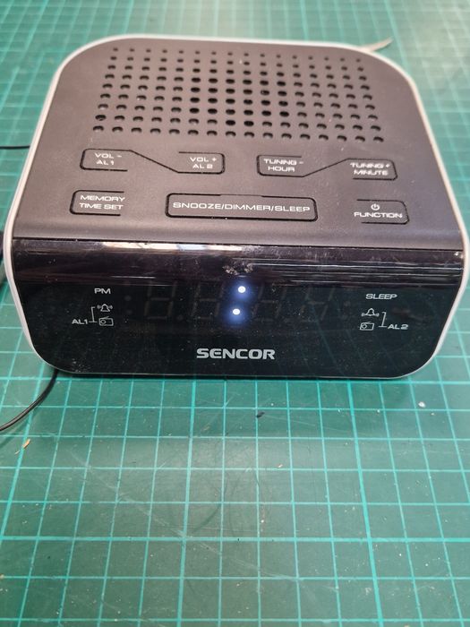 Radiobudzik Sencor SRC136WH