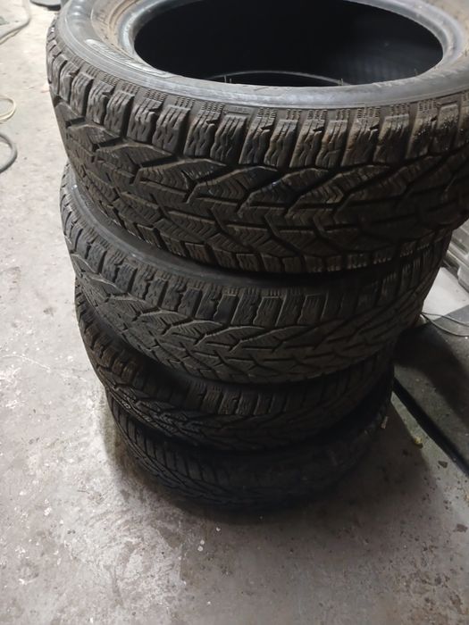 Резина 205/55 R16 зимова/хороша
