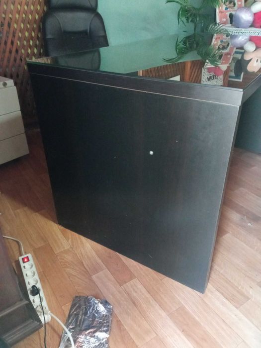 Secretária com vidro