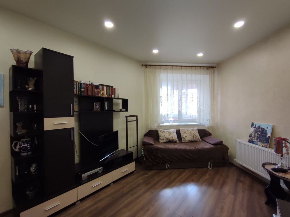 Однокімнатна квартира в Ірпені 40м2 . Район парк "Мама"