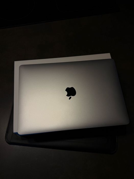 Macbook Air 2020 m1 8/256