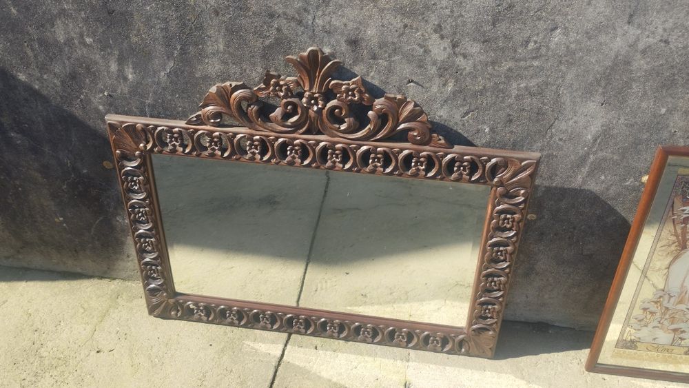 Credência e espelho