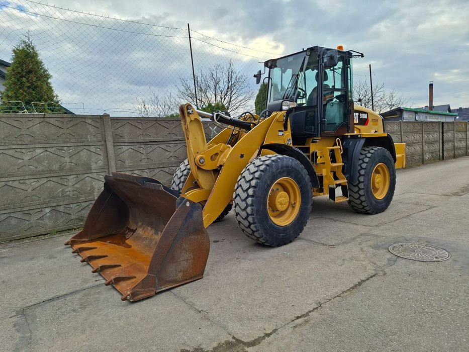 Caterpillar CAT 918 M  ładowarka kołowa sprowadzona z Niemiec 920 stan Idealny 914