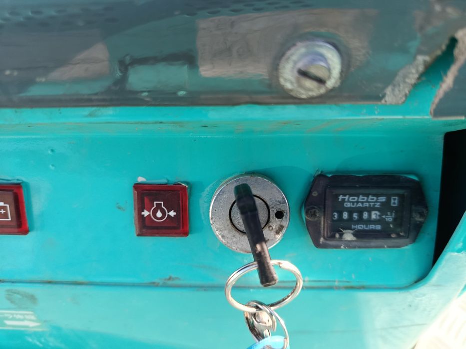 Mini giratória kobelco sk007