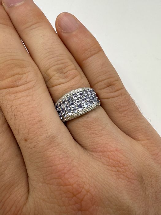 Złoty pierścionek z ametystami 0,81ct i diamentami