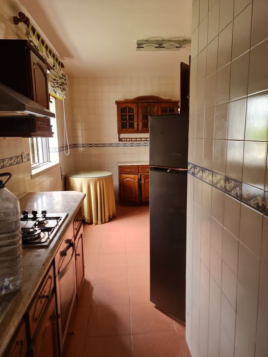 Arrenda-se 1.º andar e sótão em Pombal (Urb. D.ª Inês)