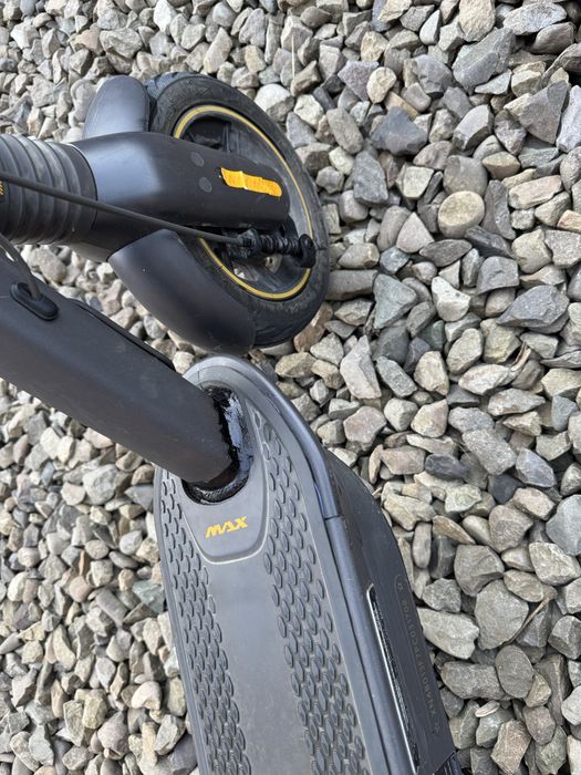 Ninebot g2 max.