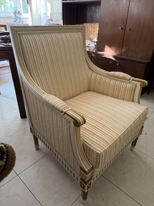 Poltrona/Cadeirão antigo