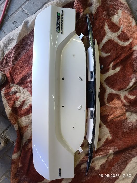 Накладка крышки  багажника   форд фьюжн