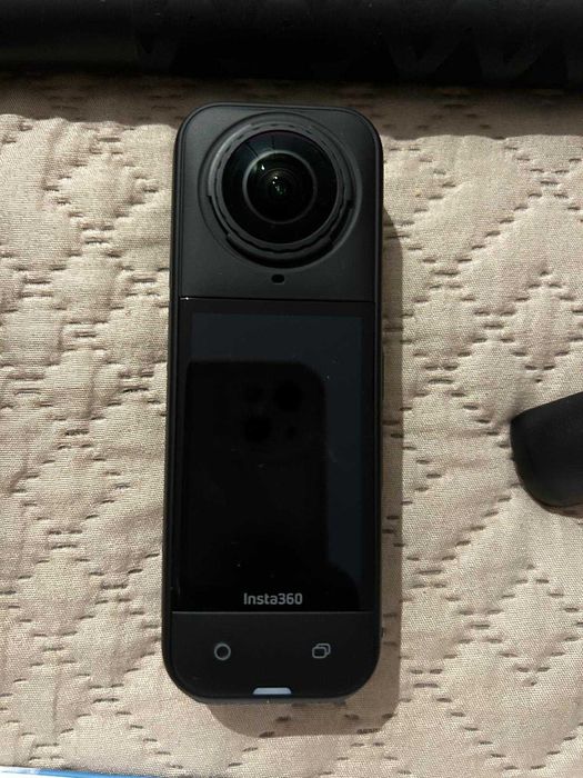 Câmara Insta360 X5