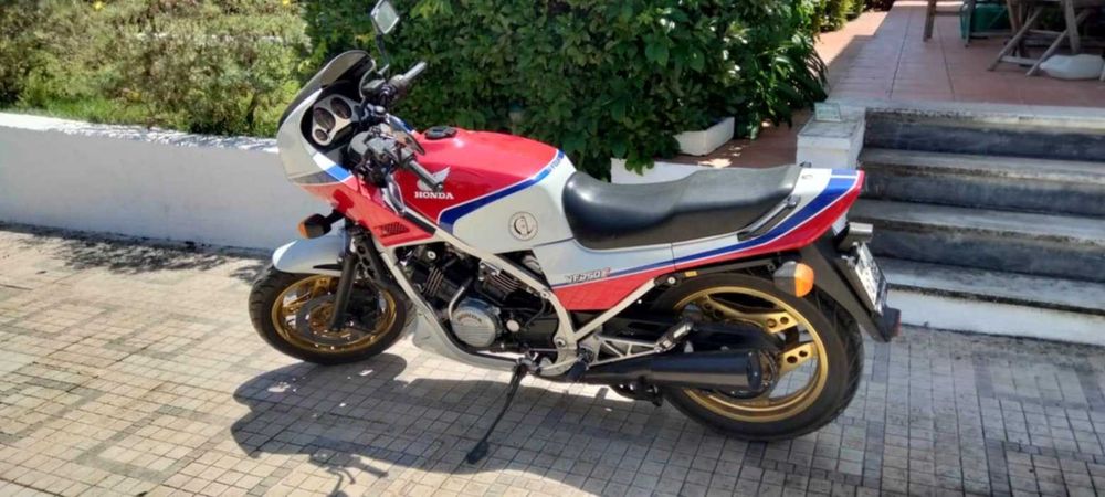 Honda V4 Interceptor, de 83, em estado de colecção. Arruda dos Vinhos ...