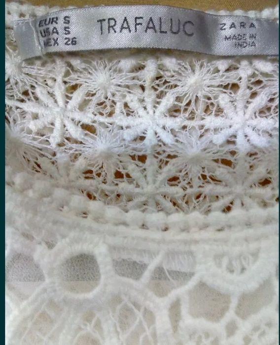 Vestido renda branco  forrado.