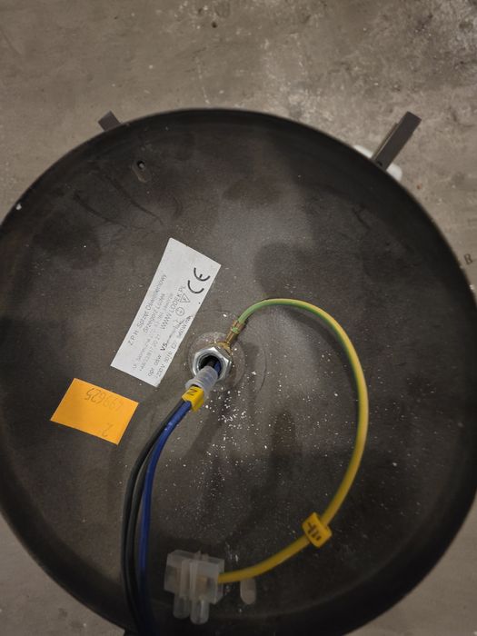 Lampa sufitowa z możliwością ustawiania ramion