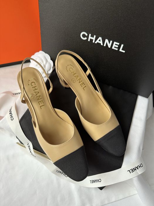Czółenka Chanel beige leather