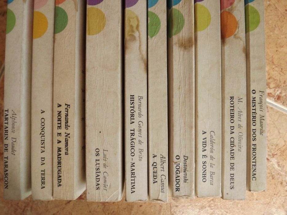 lote 89 livros de leitura e livros coleçao rtp