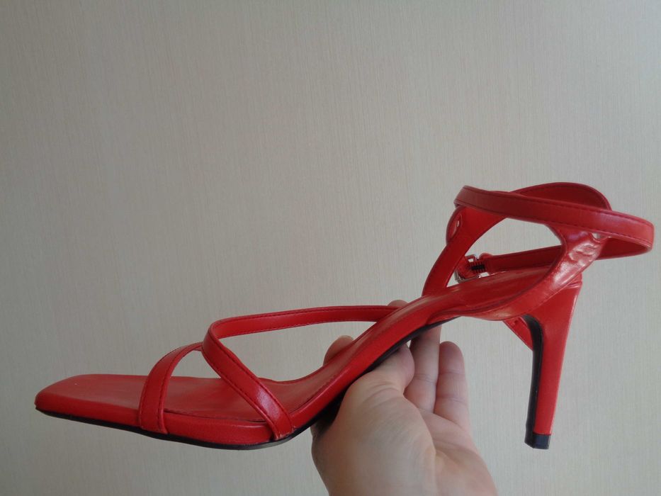 sandałki damskie Bershka 38 buty wintage prezent sandały szpilki