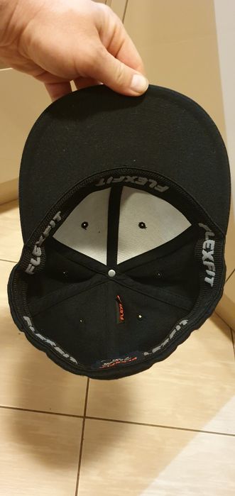 Czapka z daszkiem kolor czarny rozmiar L/XL stan bardzo dobry