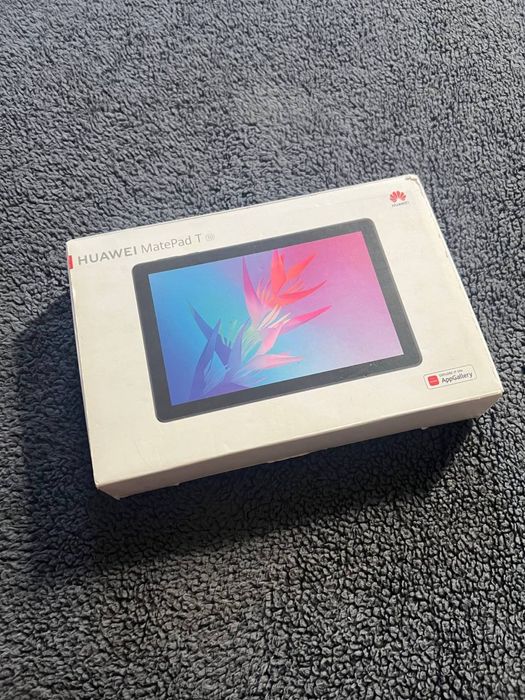 Планшет HUAWEI в хорошому стані