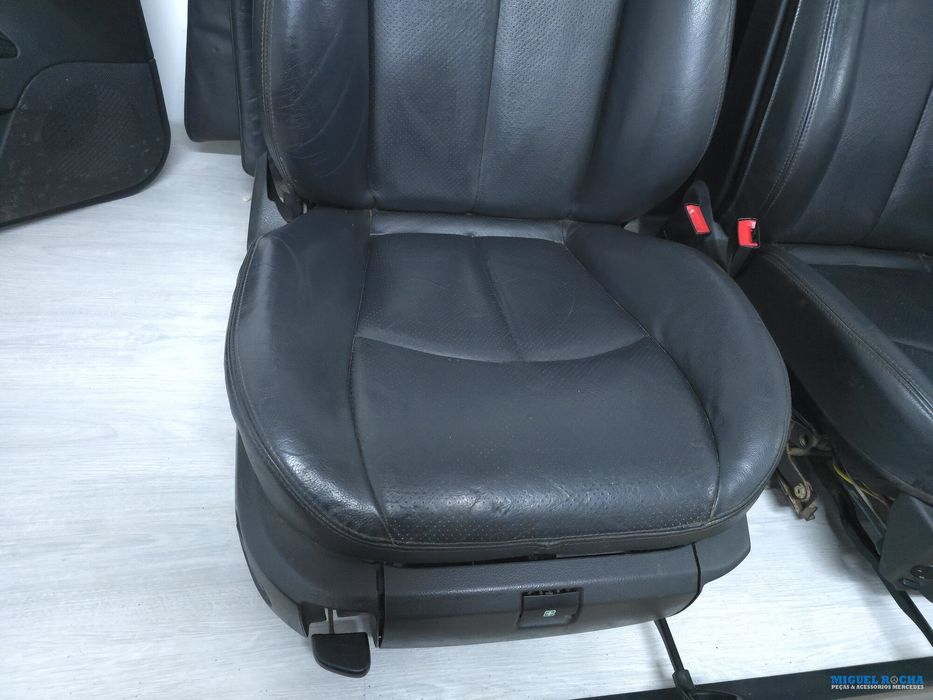 Conjunto de bancos e quartelas couro  com airbag Mercedes W211 Sedan