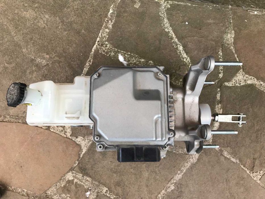 Головний гальмівний циліндр Nissan Leaf ZE1 2018