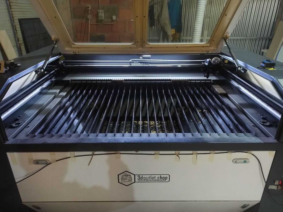 Máquina corte e gravação Laser CO2 130w (1300x100mm)