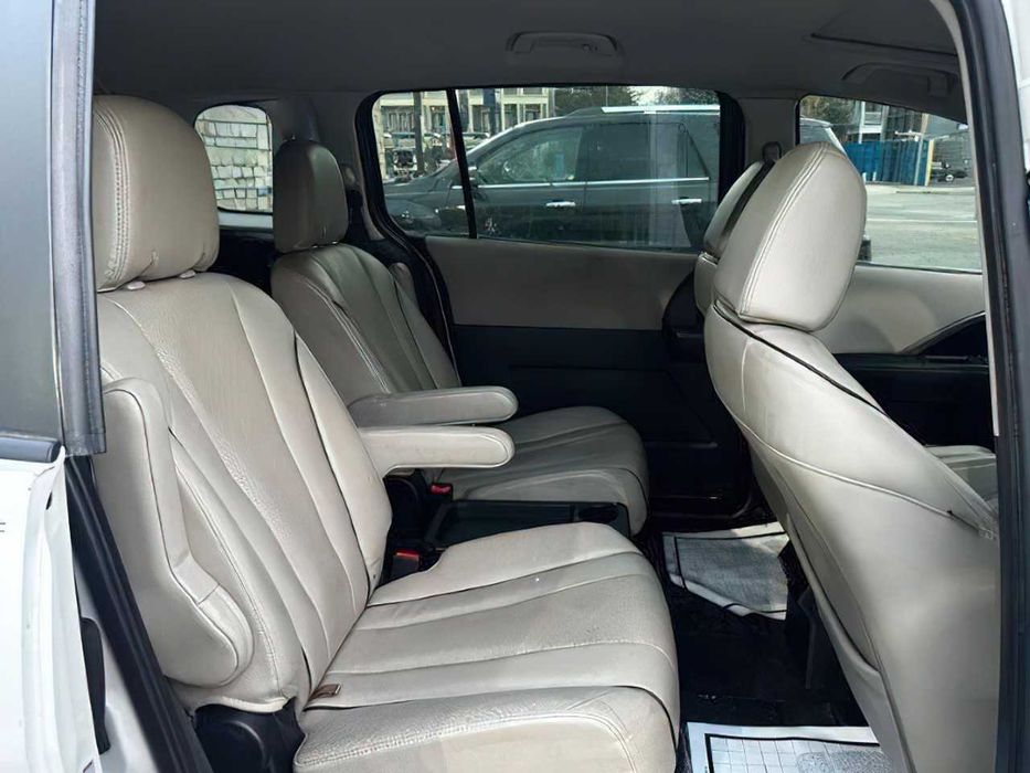 Mazda 5      2014