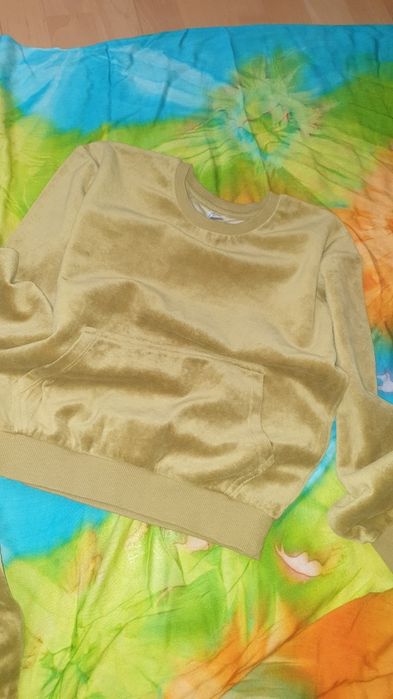 Nowy dres welurowy dla dziecka uniwersalny 134 cm