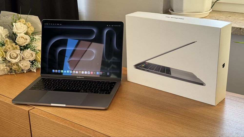 MacBook Pro 2018 13 cali