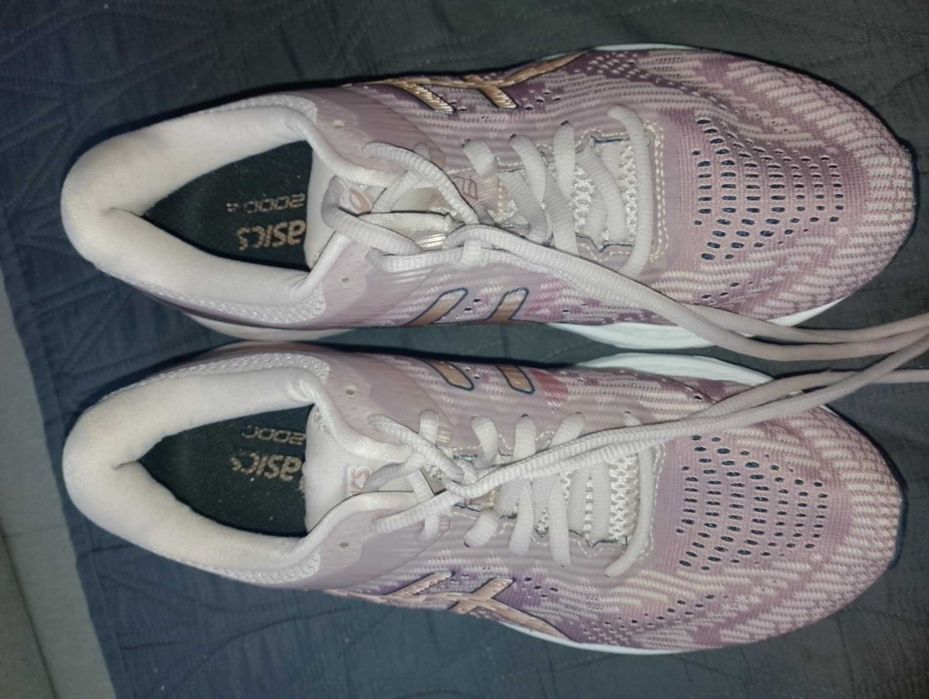 Asics GT2000 buty do biegania plaskostopie 39