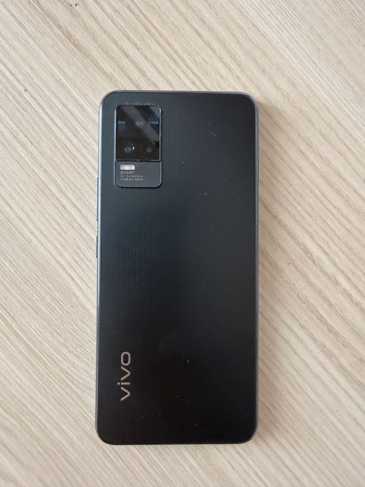 Смартфон Vivo V21e 8/128 GB у дуже гарному стані