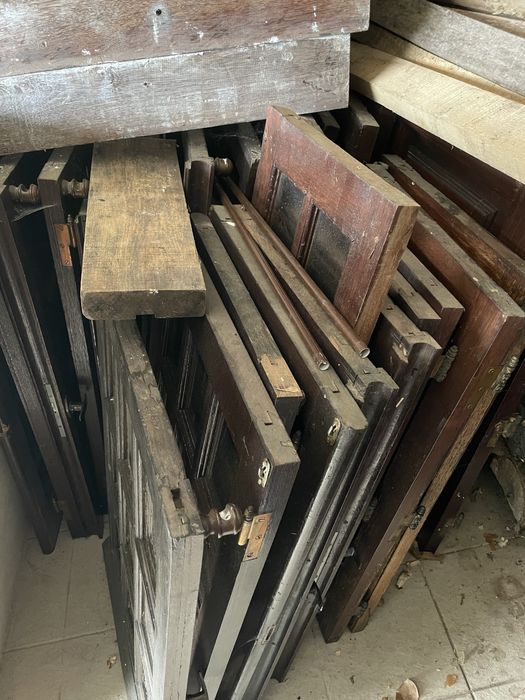 DOU Janelas madeira c/vidro