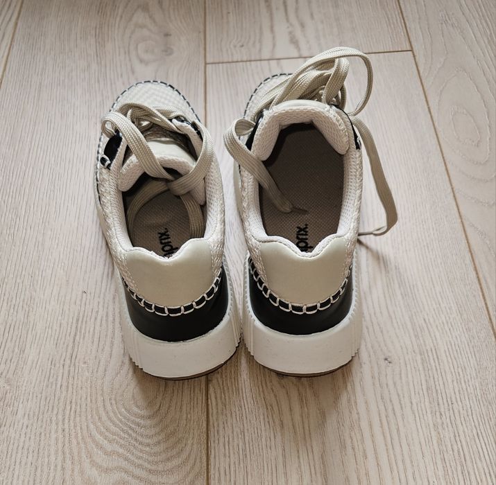 Buty sportowe, nr 37