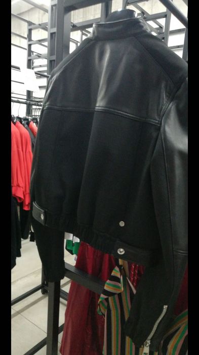 Casaco Pinko, novo, metade pele, metade tecido técnico