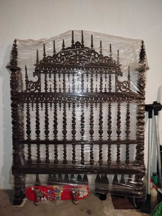 Cama de Casal em Madeira