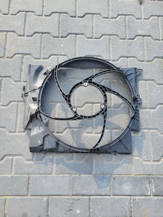Obudowa wentylatora pasa przedniego pas wentylator BMW E90 E87 E81 E82