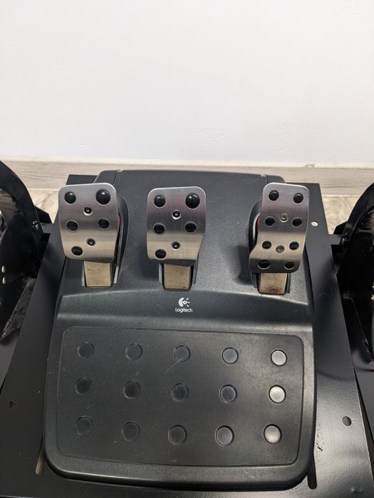 Гоночний руль Logitech G25 + професійна стійка (підставка)