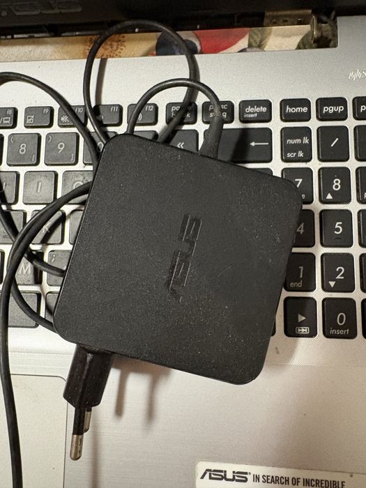 Asus notebook i7 usado