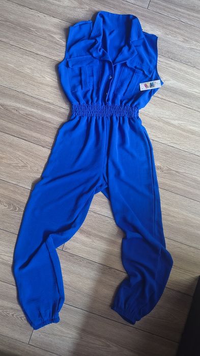 Piękny elegancki kombinezon M