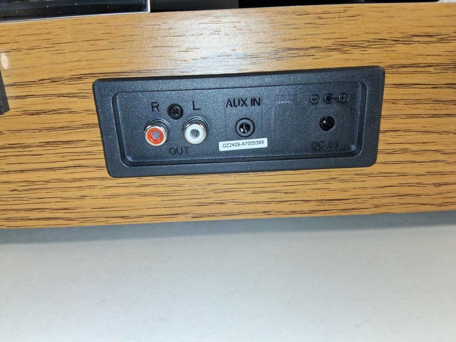C224 Odtwarzacz Retro Player A6Muzyczny z USB i Głośnikami Stereo
