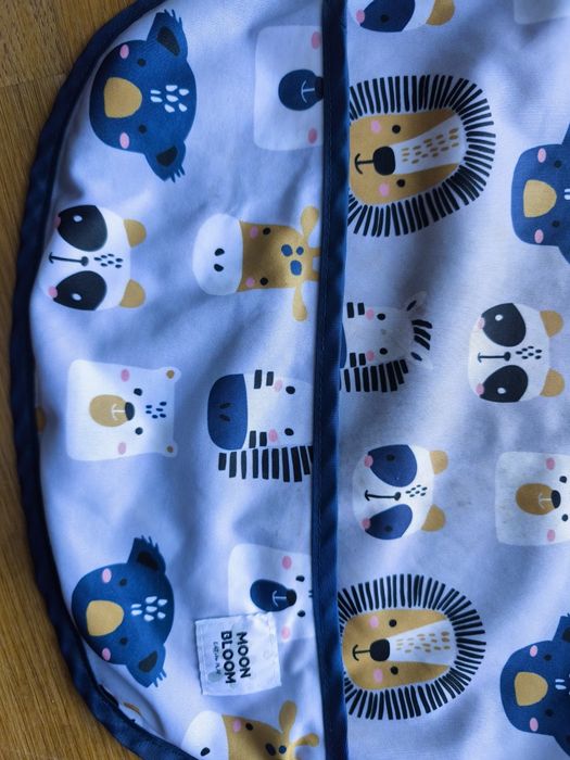 Fartuszek Moon Bloom, śliniak z rękawkami