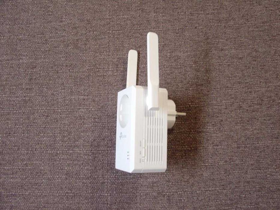 Repetidor TP-Link (com tomada de energia)64284523047810123