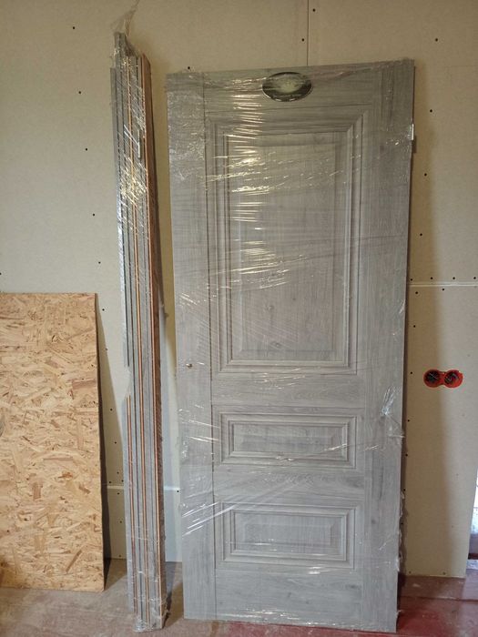 Комплект дверей (двері, коробка, обналічка) 200х80см.